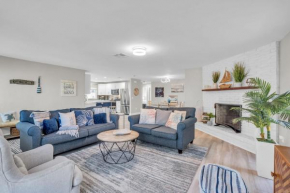Relax Poolside & Walk or Bike to the Beach From This Amazing Naples Pool Home!